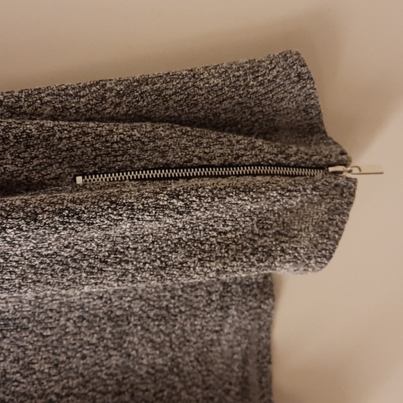 NWT, New Look Plus-Size Zip Hem Mini Boucle Top - Picture 8 of 13
